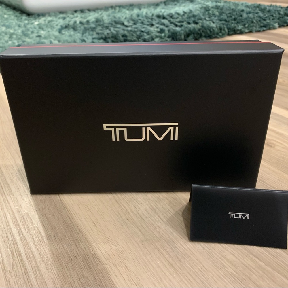 New TUMI black gift box and card